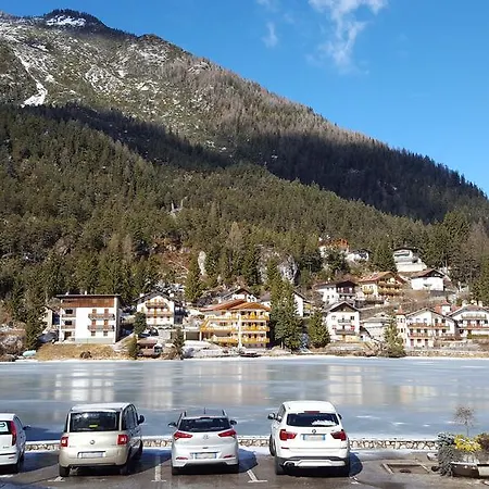 Dolomites Seasons アパート *